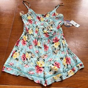 NWT BeBop Romper in Aqua Blue with Coral/Yellow Floral w/Eyelet Trim. Junior’s L