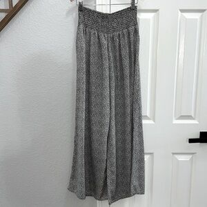 Sienna Sky wide leg, high waisted flowy pants size large