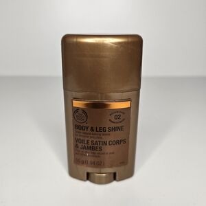 ⭐️40% Off⭐️ RARE Item! The Body Shop Body & Leg Shine 02