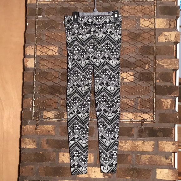 Victoria’s Secret Pink legging Aztec black white S - Picture 2 of 5