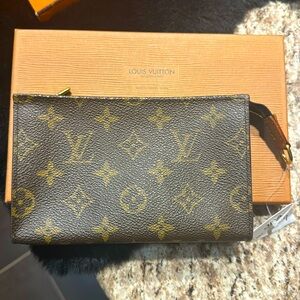 🎀Louis Vuitton pouch🎀