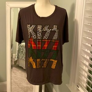 DAY graphic band T-shirt KISS, size Large.