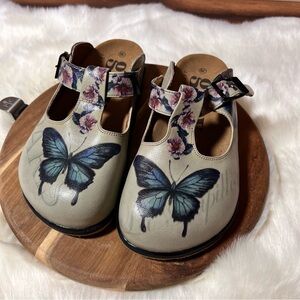 Goby Butterfly Faux Leather Slip-On Clogs Size 38