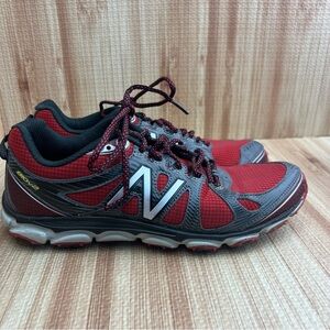 New Balance MT810v2 shoes Mens 8.5 red gray Trail Running sneakers USA MT81RW2