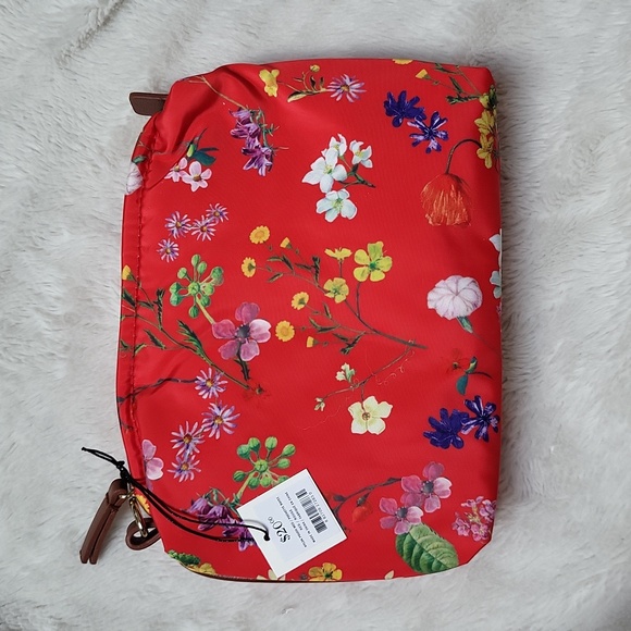 NWT! Red Floral Medium Pouch! - Picture 1 of 8