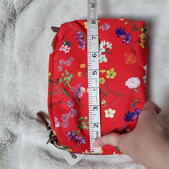 NWT! Red Floral Medium Pouch! - Picture 6 of 8