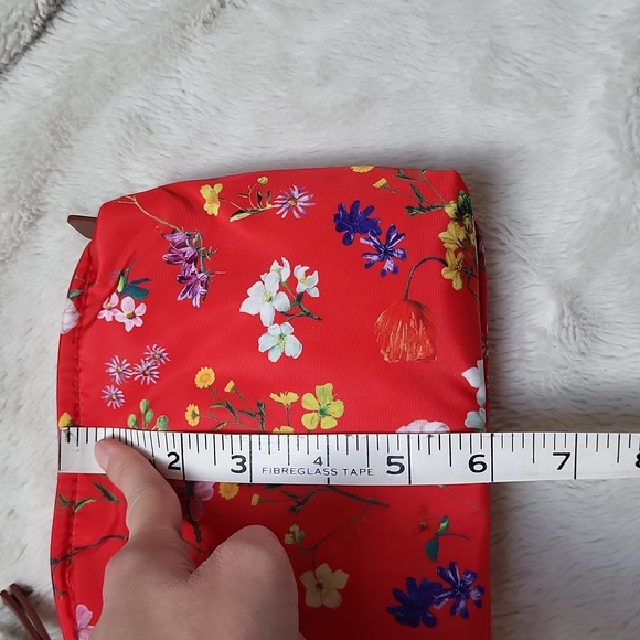 NWT! Red Floral Medium Pouch! - Picture 7 of 8