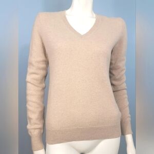 Lord & Taylor quiet luxury 100% cashmere V neck oatmeal tan color size medium