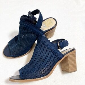 Vince Camuto Tricinda navy suede perforated chunky heel sandals Sz 7.5