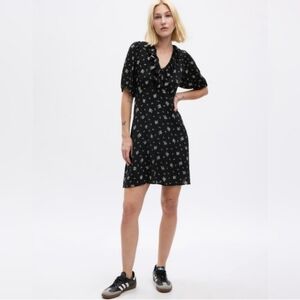 NWT Gap Black & White Floral Fit and Flare Mini dress