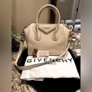 🎀Givenchy Antigona🎀