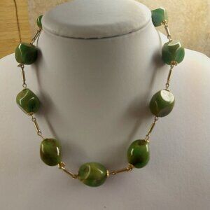 Bakelite Catalin Vintage Apple Green Marbled Swirl 17" 9 beads goldtone necklace