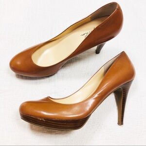 Marc Fisher brown leather platform pumps sz10