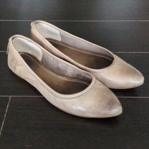 Size 6 FRYE leather shoes - ballet flats