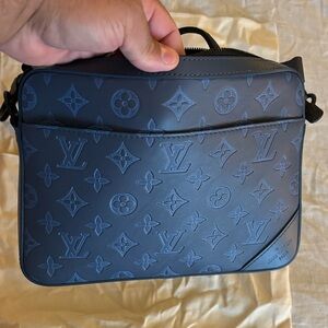 LOUIS VUITTON DUO MESSENGER BAG