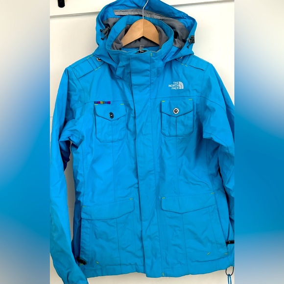 THE NORTH FACE womens size medium waterproof breathable jacket - Picture 1 of 12