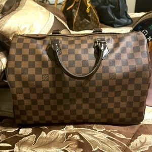 Louis Vuitton Speedy 35