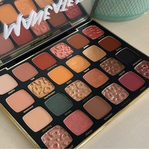 Tarte Maneater after dark eyeshadow palette