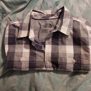 The North Face Men's Medium Button Down Short Sleeve Shirt‎ Plaid