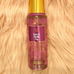 New Listing!! Brand New Victoria's Secret Fragrance Mist