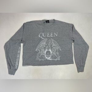 Queen We Are The Champion Crop Graphic T-shirt Women Medium Gray Long Sleeve