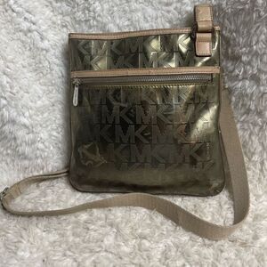 MICHAEL KORS  MIRROR METALLIC LOGO  metallic gold crossbody bag tan leather trim