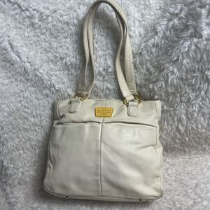 Vintage Wilson Leather 1899 Beige soft leather small shoulder bag.