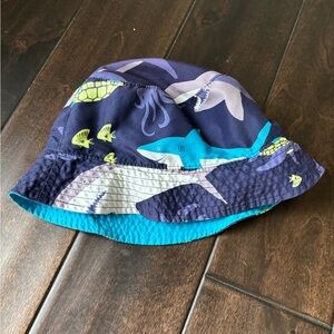 Kids reversible bucket hat 2-4T