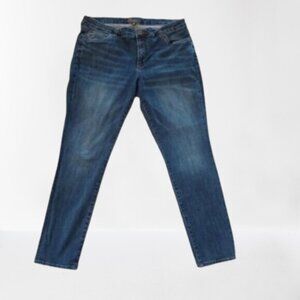 KUT from the Kloth Jeans Tapered Leg Boyfriend Size 16