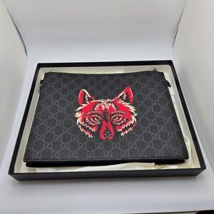 Gucci GG Supreme Wolf Print Bestiary Pouch