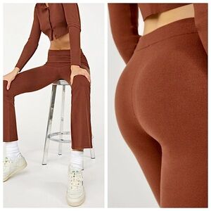 NEW! SUNDAY BEST Aritzia Posie Pant In Cognac Brown - Stretchy Leggings Medium