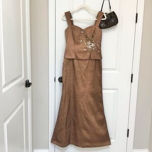 Ignite Evenings by Carol Lin Bronze Embellished Gown Size 6, EUC