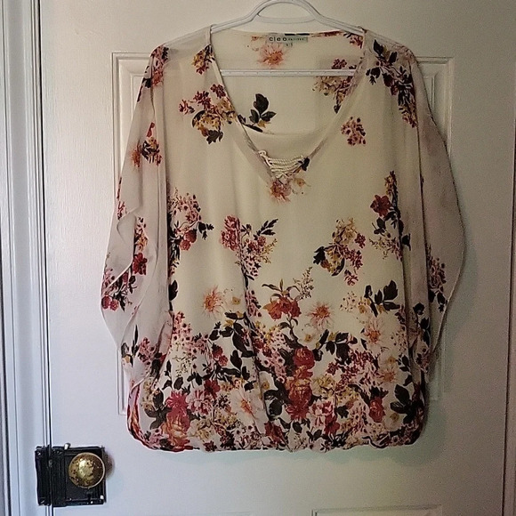 Cleo  Petites Floral Blouse - Picture 1 of 1