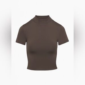 Aritzia Babaton Contour Mockneck Shortsleeve in Rich Mocha Brown