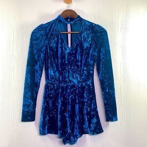 BeBop - Blue Velvet Short Long Sleeve Romper Size XS