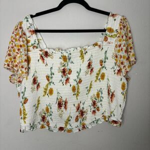 Torrid Shirt Women's 3x (3) White Floral Smocked Flutter Sleeve‎ Crop Top Blouse