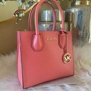 New Michael Kors Mercer medium messenger Bag