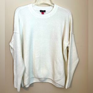 Vince Camuto Cream Knit Fuzzy Sweater NWOT