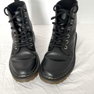 Dr. Martens Luana combat boots. Size 6. Never worn.