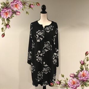 MAKE AN OFFER ;) Floral long sleeve button down midi dress