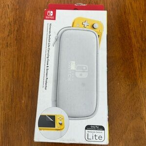 Nintendo Switch Lite Carrying Case & Screen Protector Bundle