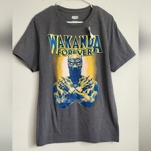 Marvel Wakanda Forever Salute Graphic Short Sleeve Tee Gray w/Blue & Yellow Sz M