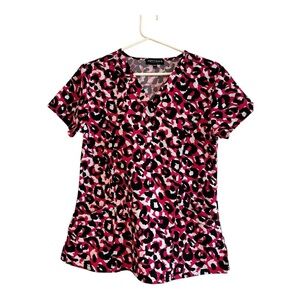 Bright fun animal print scrub top cheetah leopard 3 pocket design nurse PSW