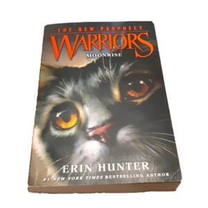 Warrior cats book # 2 "moonrise" by author Erin Hunter in the new prophecy serie