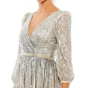 (84) BNWT MAC DUGGAL SEQUINED WRAP OVER 3/4 SLEEVE GOWN #5509