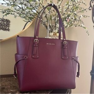 New michael kors Voyager Crossgrain Leather Tote Bag dark berry color