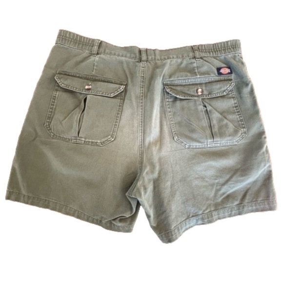 Green Dickies cargo shorts size 38 100% cotton - Picture 2 of 10