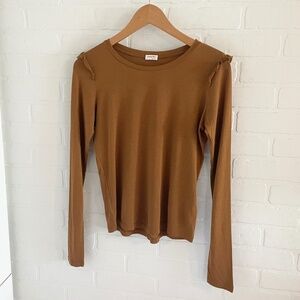 NWOT Aritzia Sunday Best Long Sleeve Tee Ruffled Shoulder Camel Tan Cotton Sz S