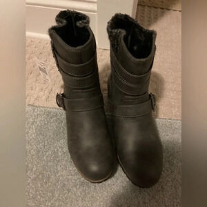 Women’s boots