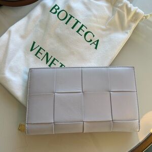 NWT bottega veneta cassette zip wallet